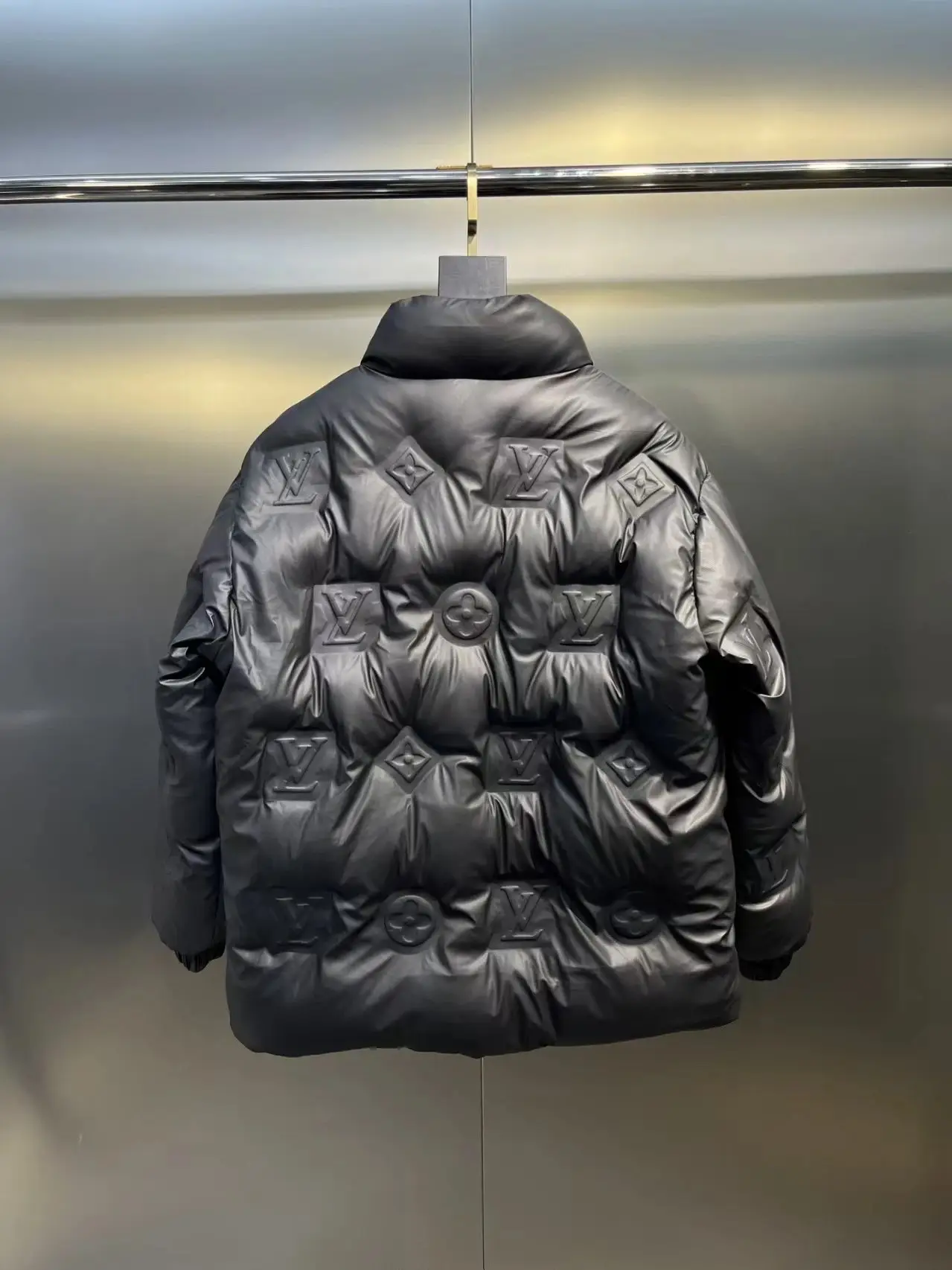Louis Vuitton Sweaters & Winter-Resistant Down Jackets(40+ top quality) — foto 4 de 6