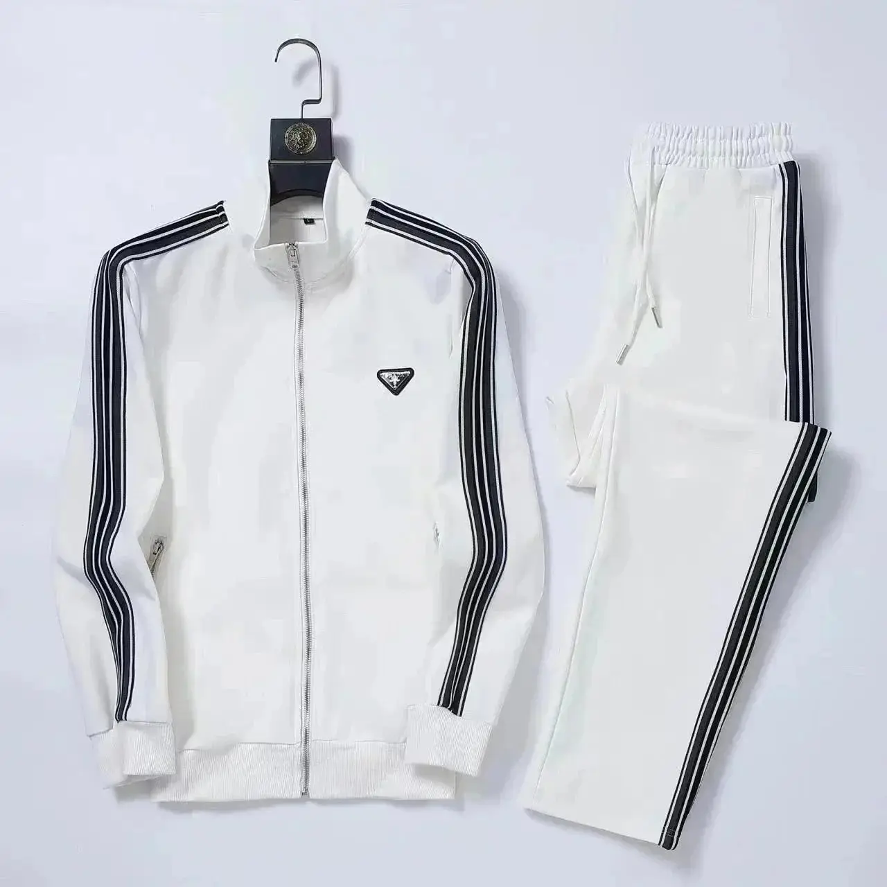 PRADA Linea Rossa / LV Monogram / Burberry Check / GUCCI Striped Track Suit Sets — foto 4 de 8