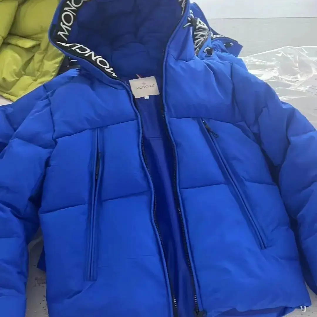 Moncler hooded down jacket — foto 2 de 8