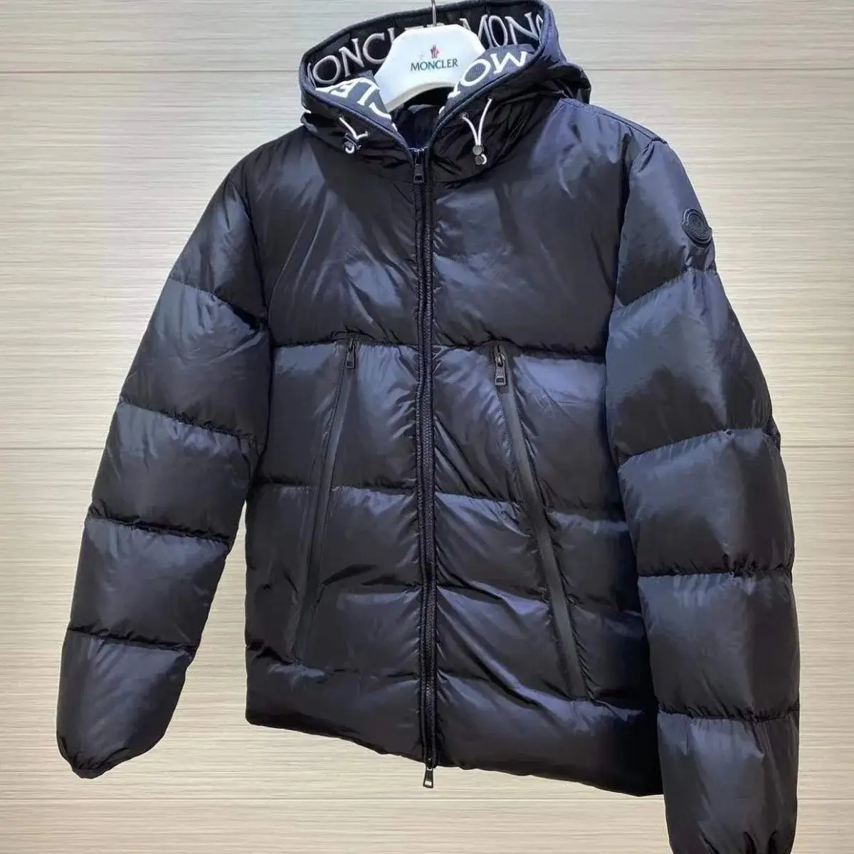 Moncler hooded down jacket — foto 6 de 8