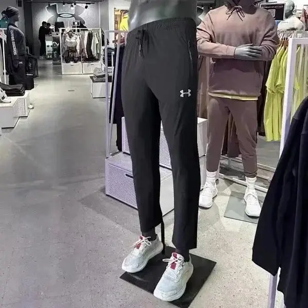 Under Armour sports pants， Jacket — foto 6 de 8