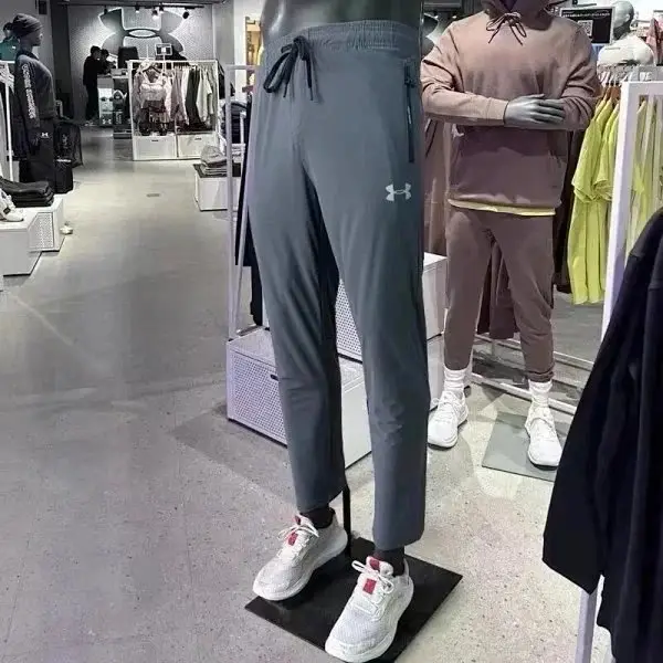 Under Armour sports pants， Jacket — foto 7 de 8