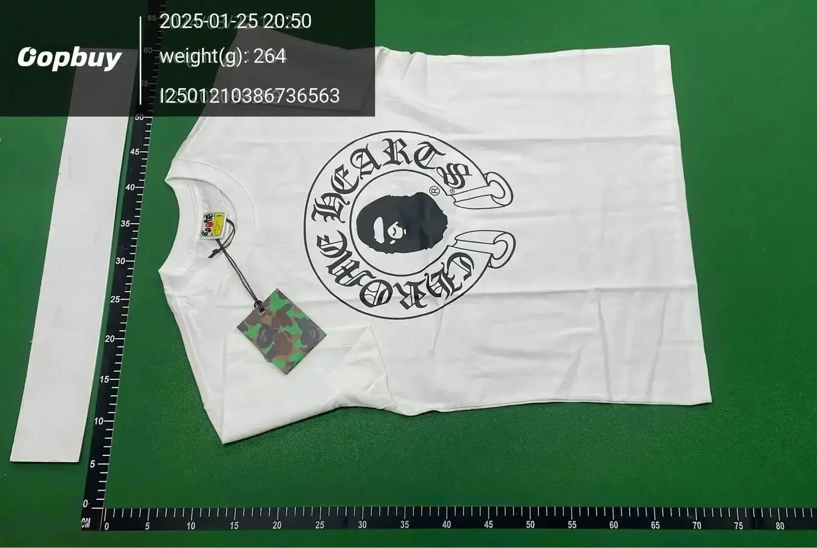 BAPE 1st Camo Ape Head T-Shirt [40 styles] — foto 4 de 6