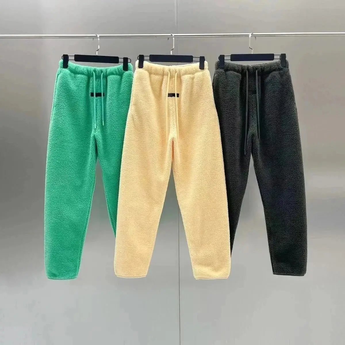 ESSENTIALS Sweater & Pants Set [6 styles] — foto 4 de 8