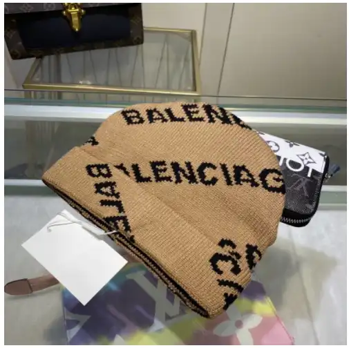 Balenciaga Logo Knitted Hat [6 styles] — foto 7 de 7