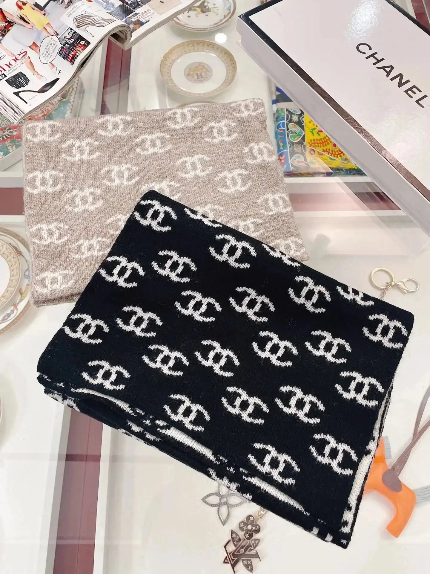 chanel cashmere scarf  (15 styles) — foto 2 de 8