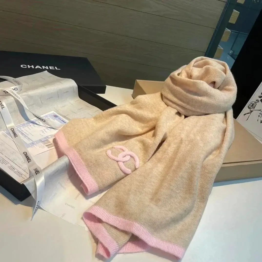 chanel cashmere scarf  (15 styles) — foto 3 de 8