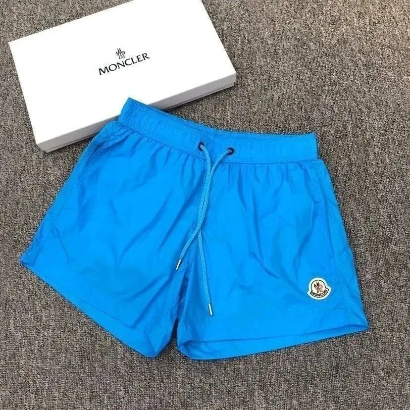 Moncler Shorts — foto 3 de 8