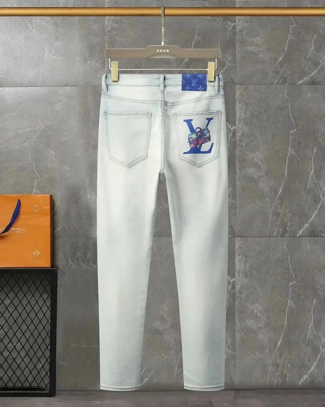 Louis Vuitton Jeans — foto 2 de 5