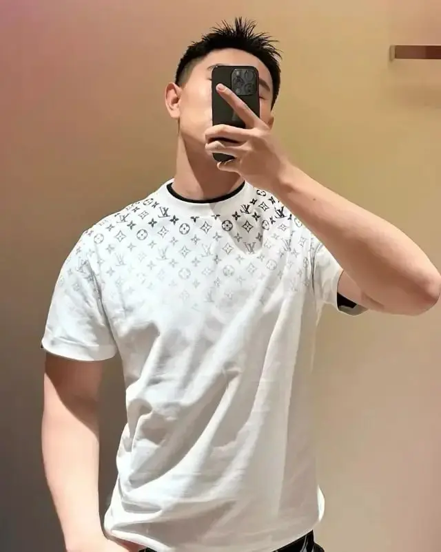 Louis Vuitton Tee — foto 6 de 8