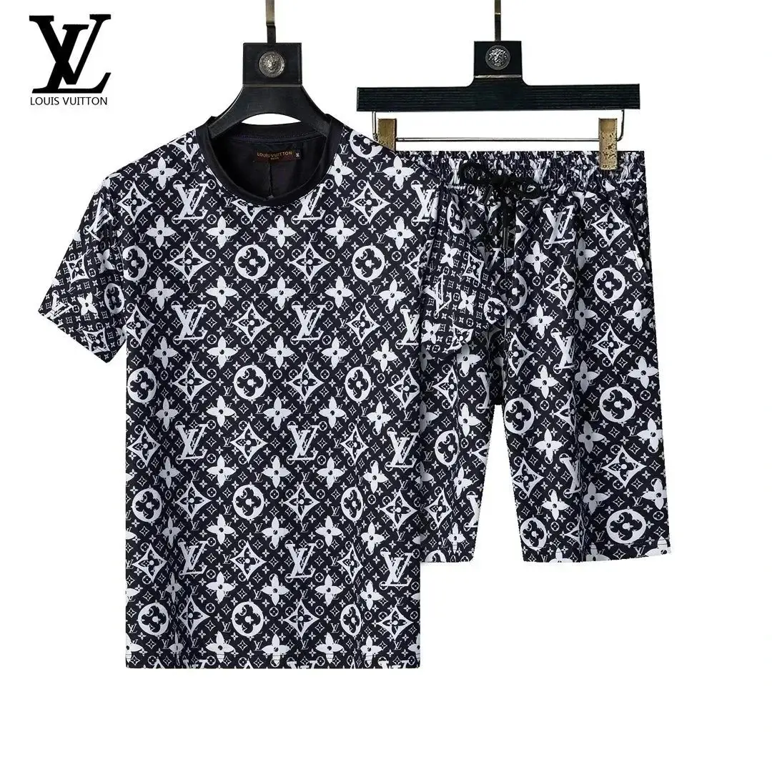 Louis Vuitton Monogram T-Shirt/Shorts Sets [39 styles] — foto 2 de 6