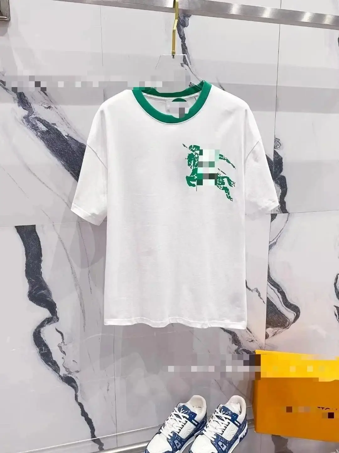 Burberry T-shirt 2 — foto 6 de 8
