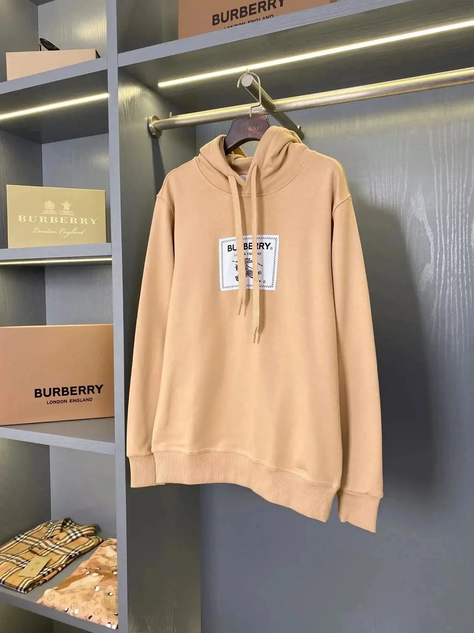 Burberry Hoodies [40 styles] — foto 5 de 8