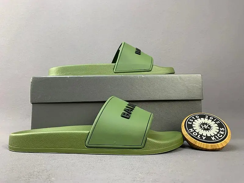 BALENCIAGA Slippers — foto 3 de 8
