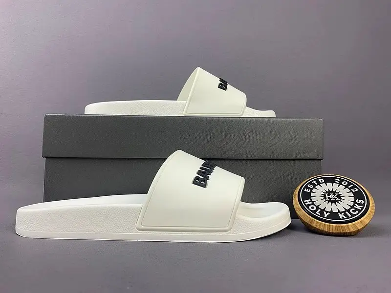 BALENCIAGA Slippers — foto 8 de 8
