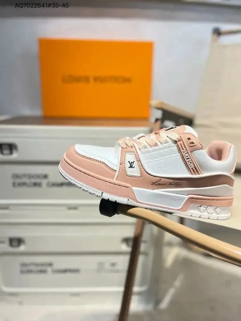 Louis Vuitton Trainer Sneakers [AQ7022641#35-45] — foto 2 de 6