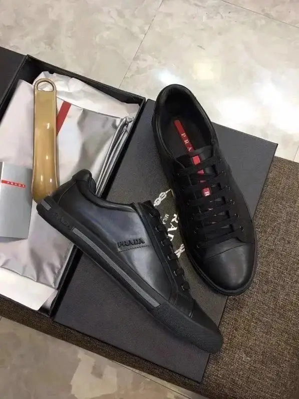 Prada shoes — foto 4 de 8