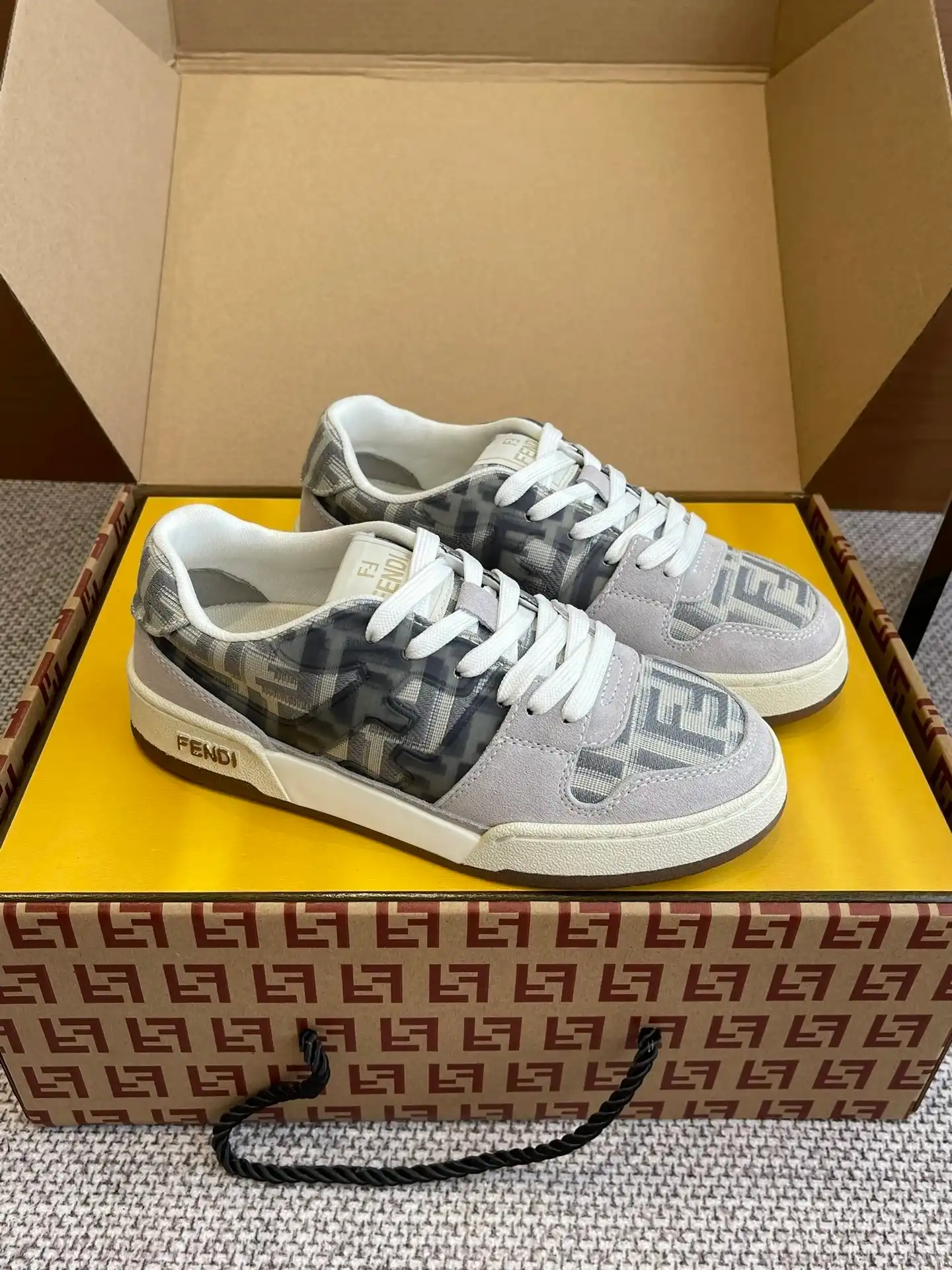 Fendi Match Sneakers — foto 3 de 8