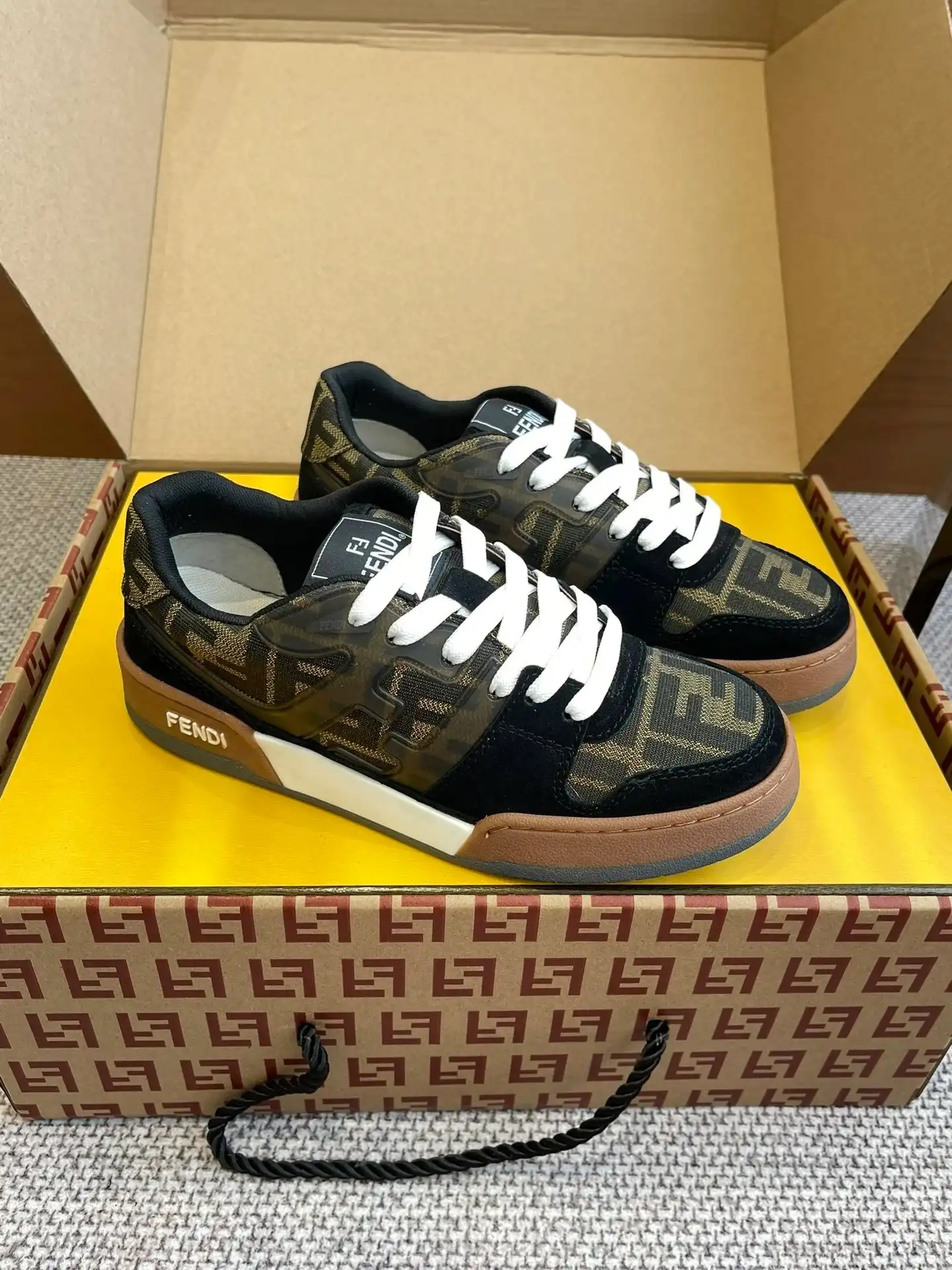 Fendi Match Sneakers — foto 4 de 8