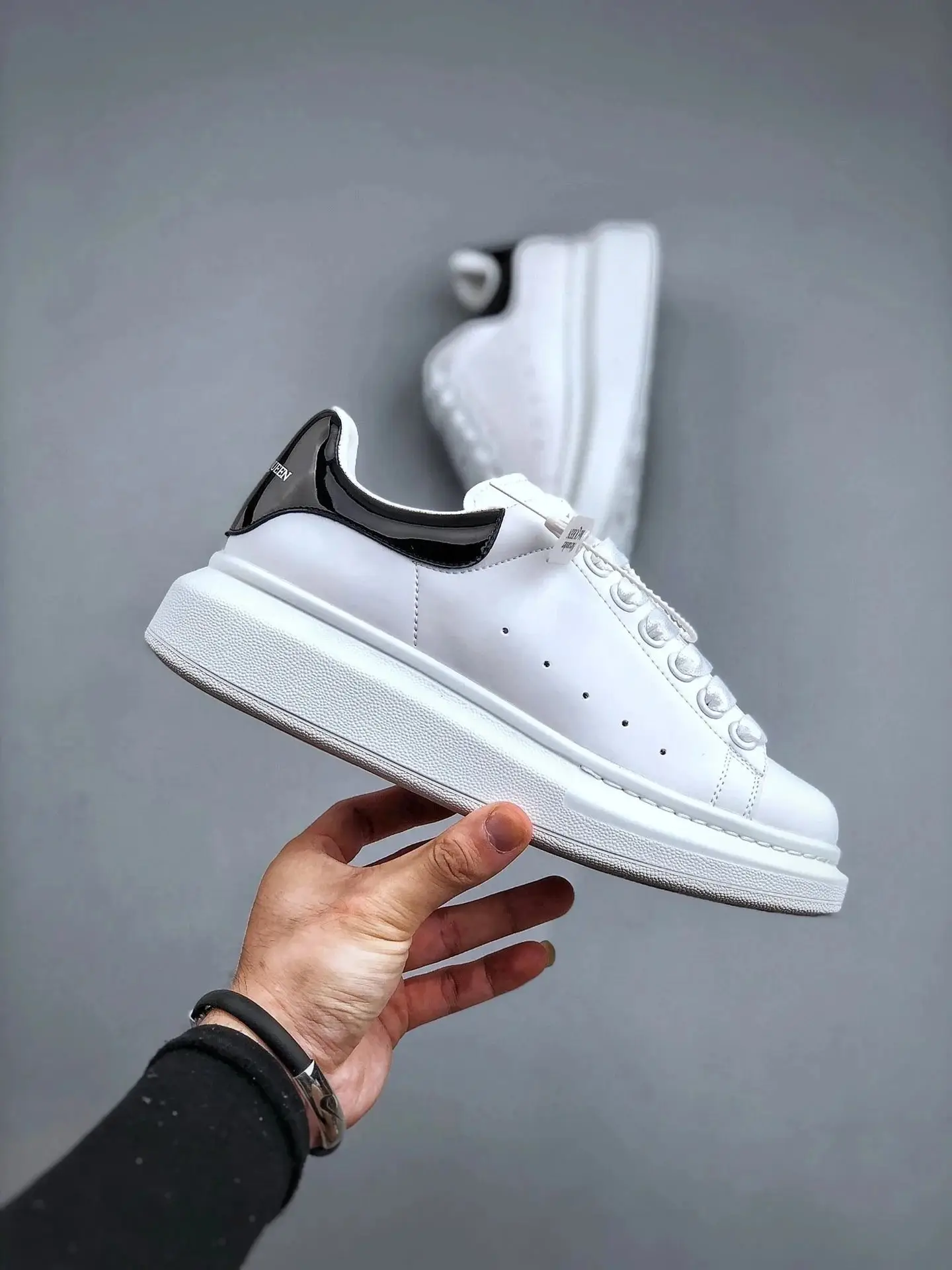 Alexander McQueen Sneakers — foto 7 de 8