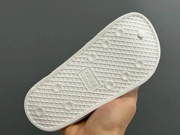Adidas Originals ADIFOM ADILETTE Children's Closed-Toe Slippers — foto 5 de 7