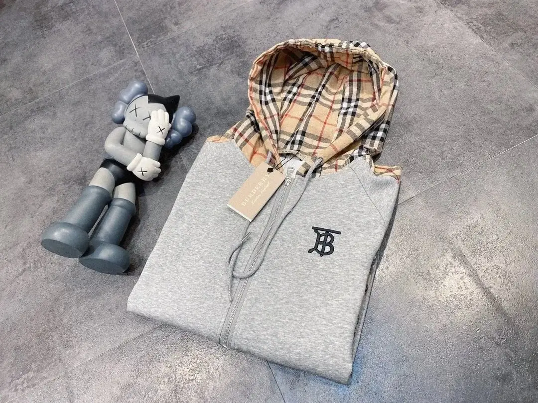 BURBERRY Check Hoodie/Sweater [40 styles] — foto 5 de 8