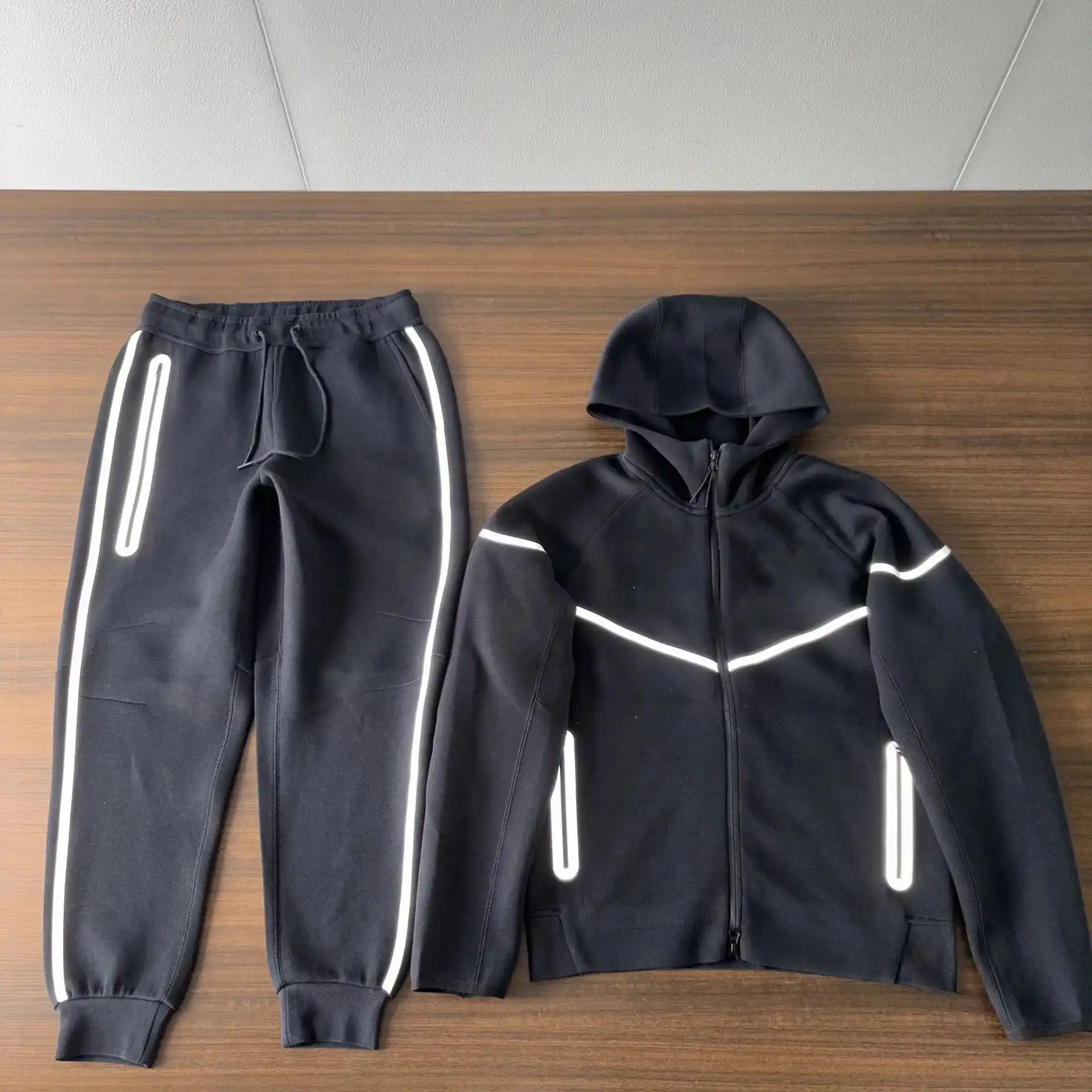 Nike Tech Fleece Reflective Hoodie & Pants Set [21 styles] — foto 2 de 6