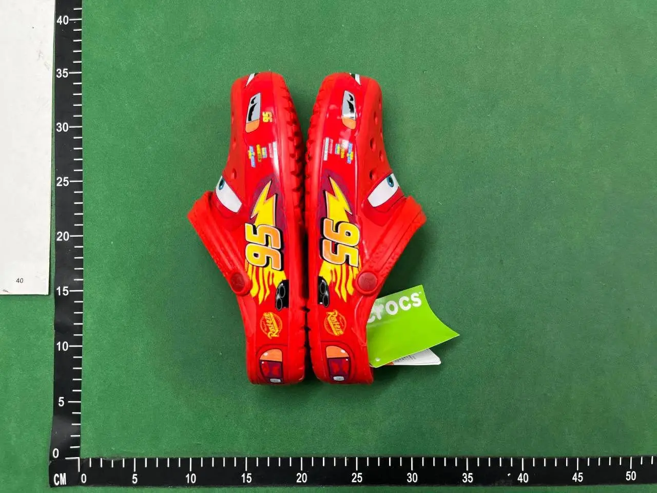 Crocs Lightning McQueen Clogs — foto 8 de 8