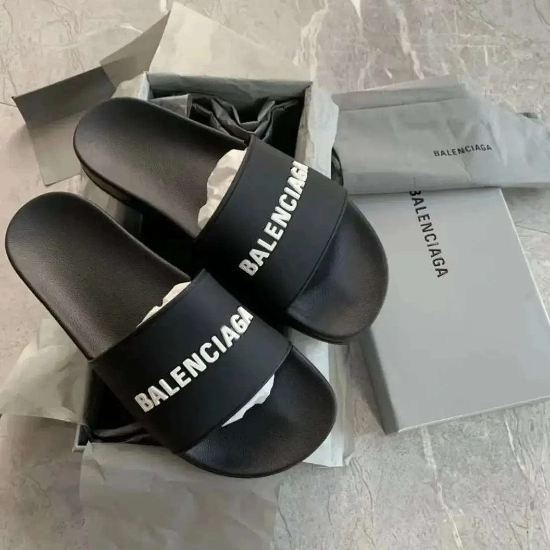 Balenciaga Logo Slide Sandals [17 styles] — foto 3 de 8