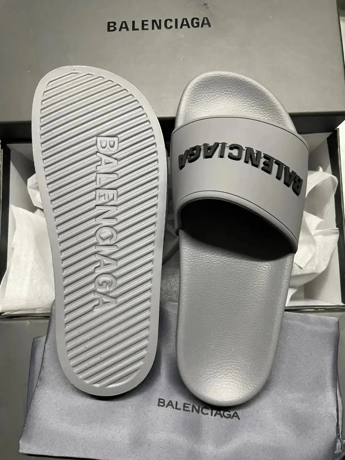 Balenciaga Logo Slide Sandals [17 styles] — foto 6 de 8