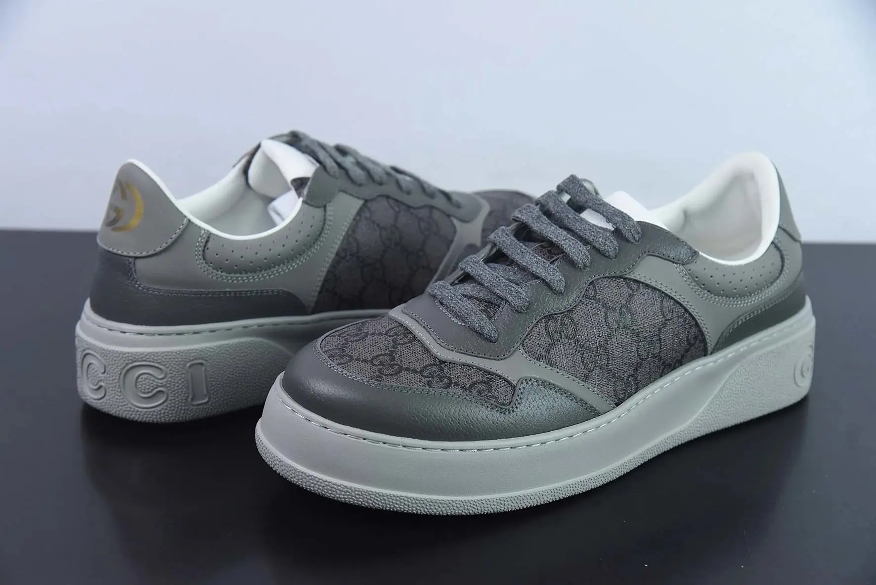 Gucci Rhyton Sneakers [21 styles] — foto 6 de 8