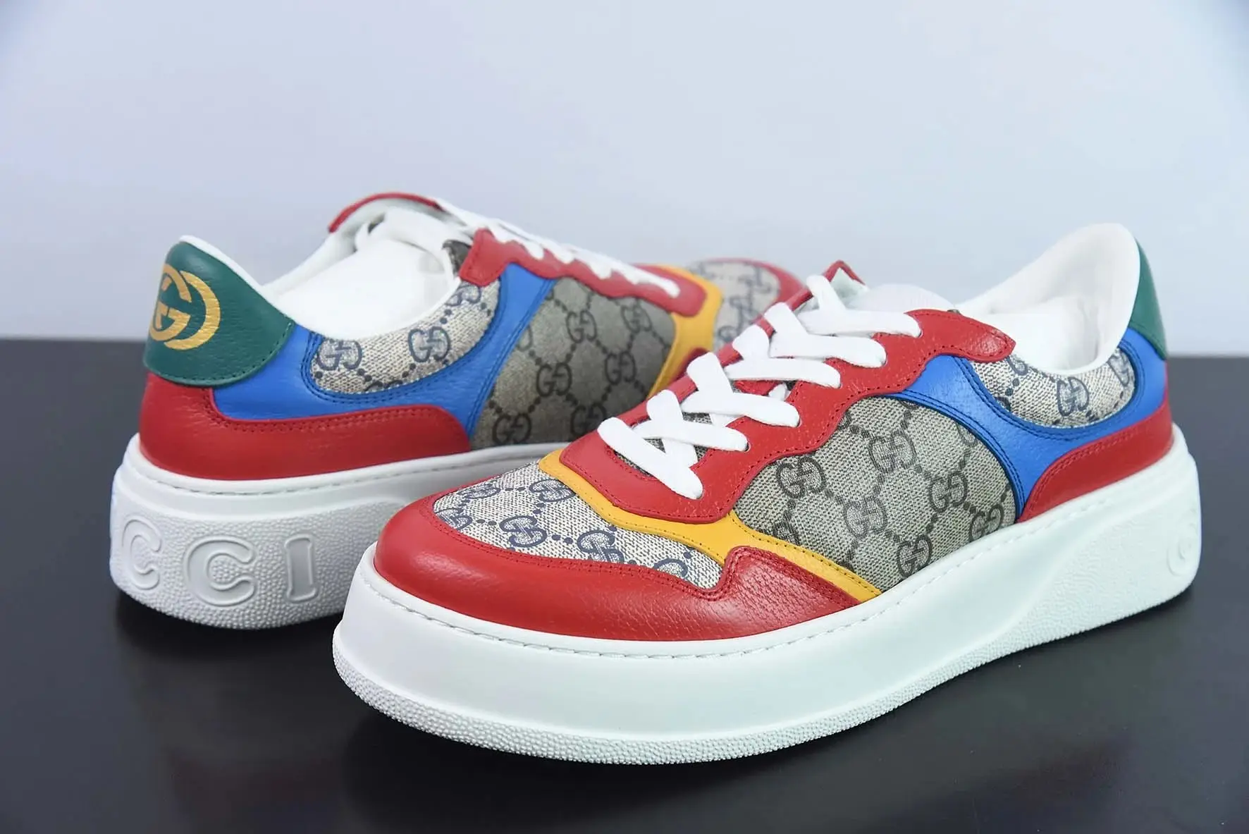Gucci Rhyton Sneakers [21 styles] — foto 7 de 8