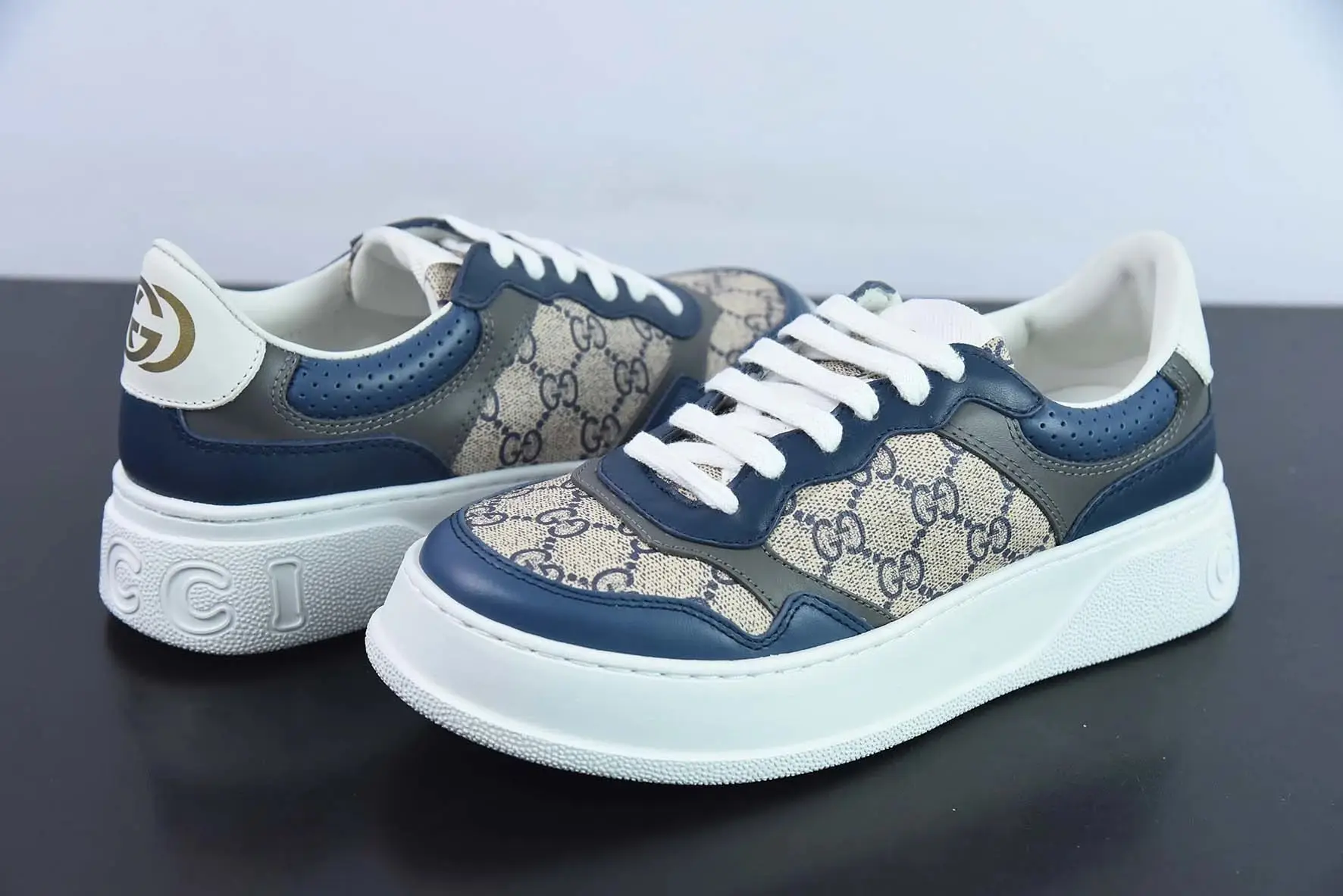 Gucci Rhyton Sneakers [21 styles] — foto 8 de 8