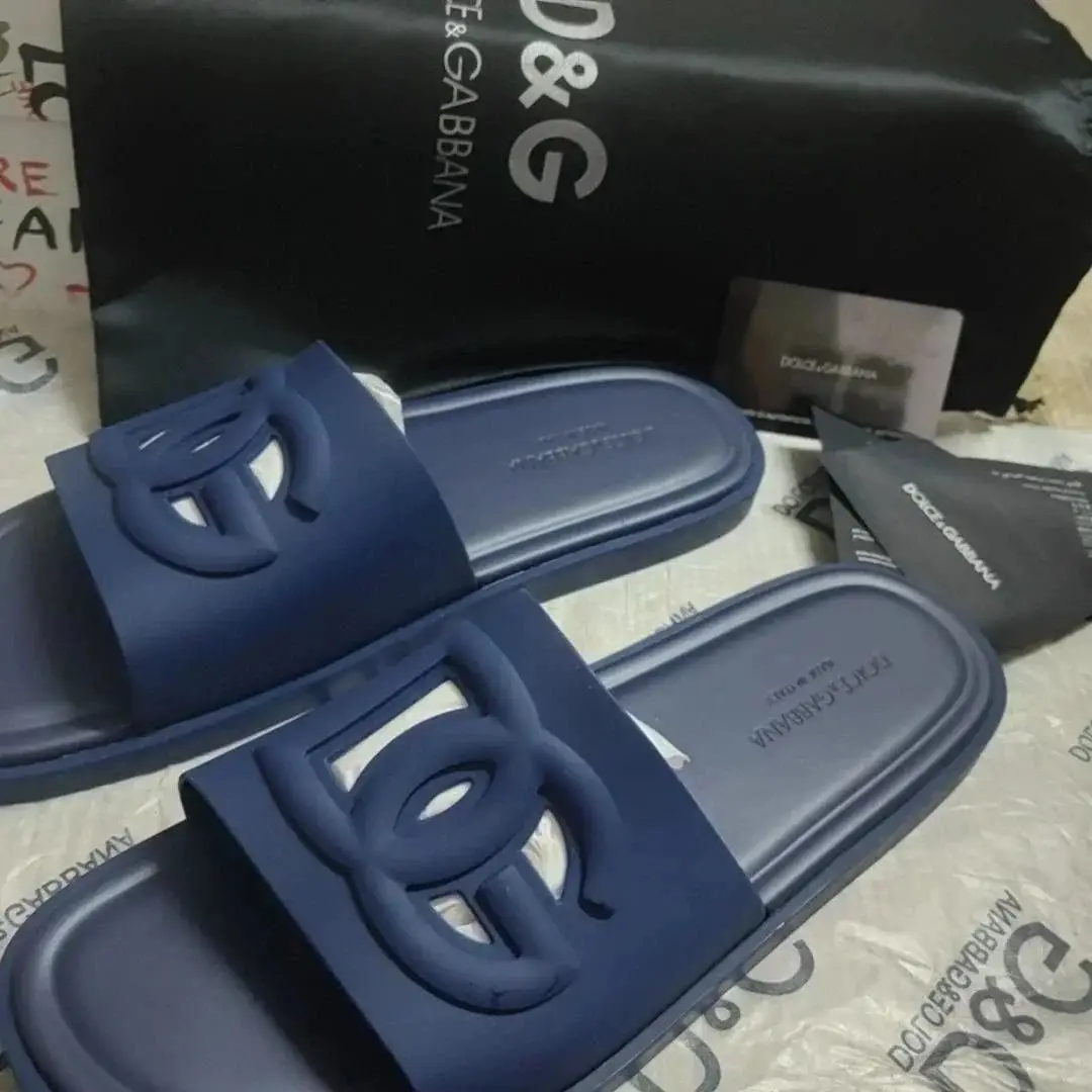 Celine Triomphe Slide Sandals [4 styles] — foto 6 de 6