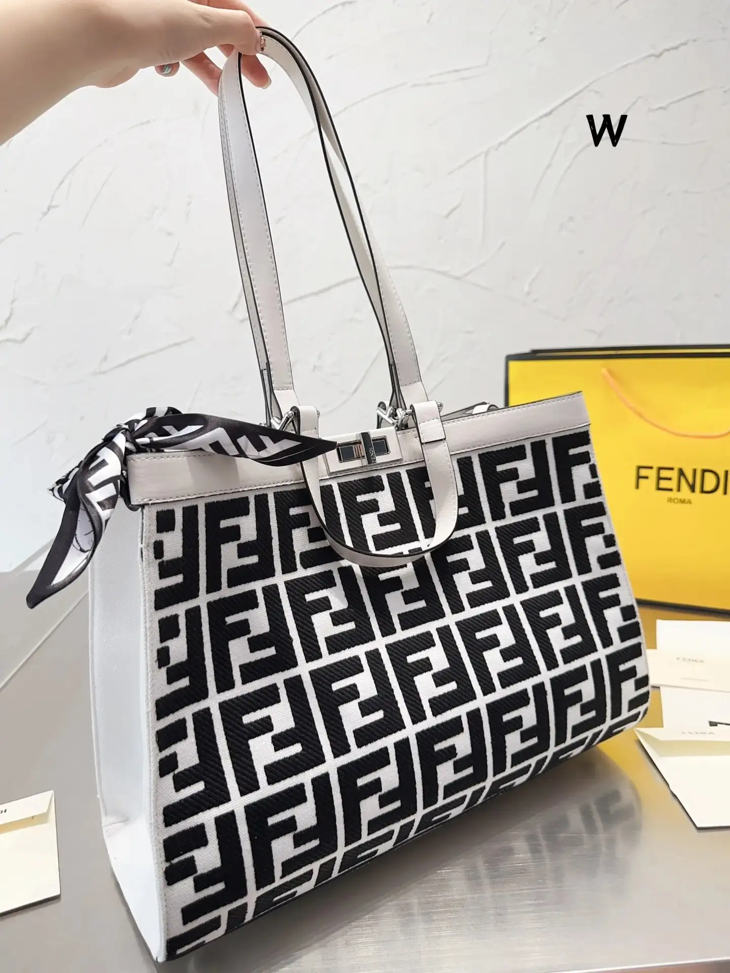 Fendi Chain Bag [14 styles]