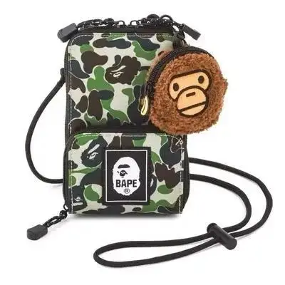 A Bathing Ape Crossbody Bags [18 styles] — foto 6 de 8