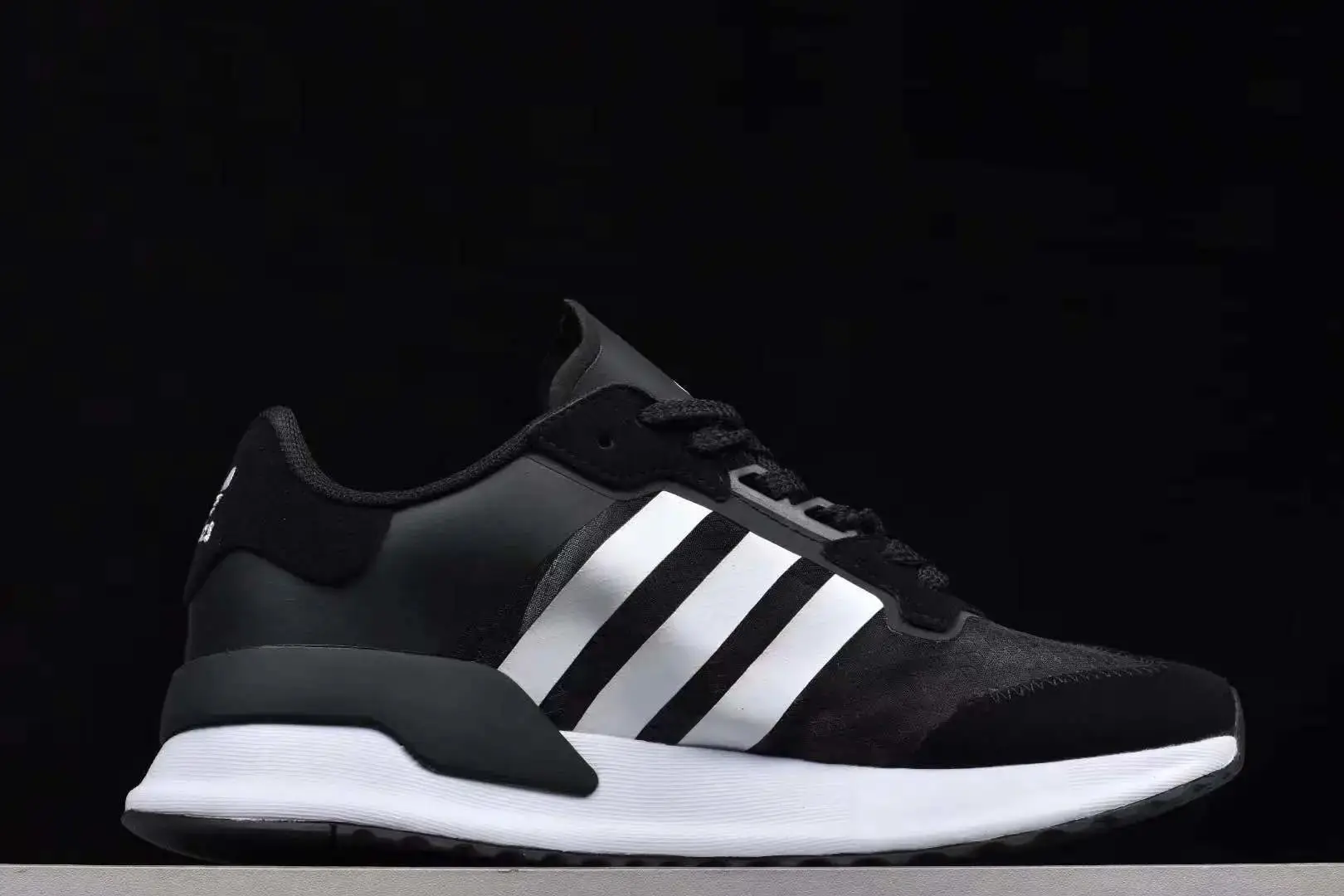 Adidas Running Shoes [40 styles] — foto 6 de 8