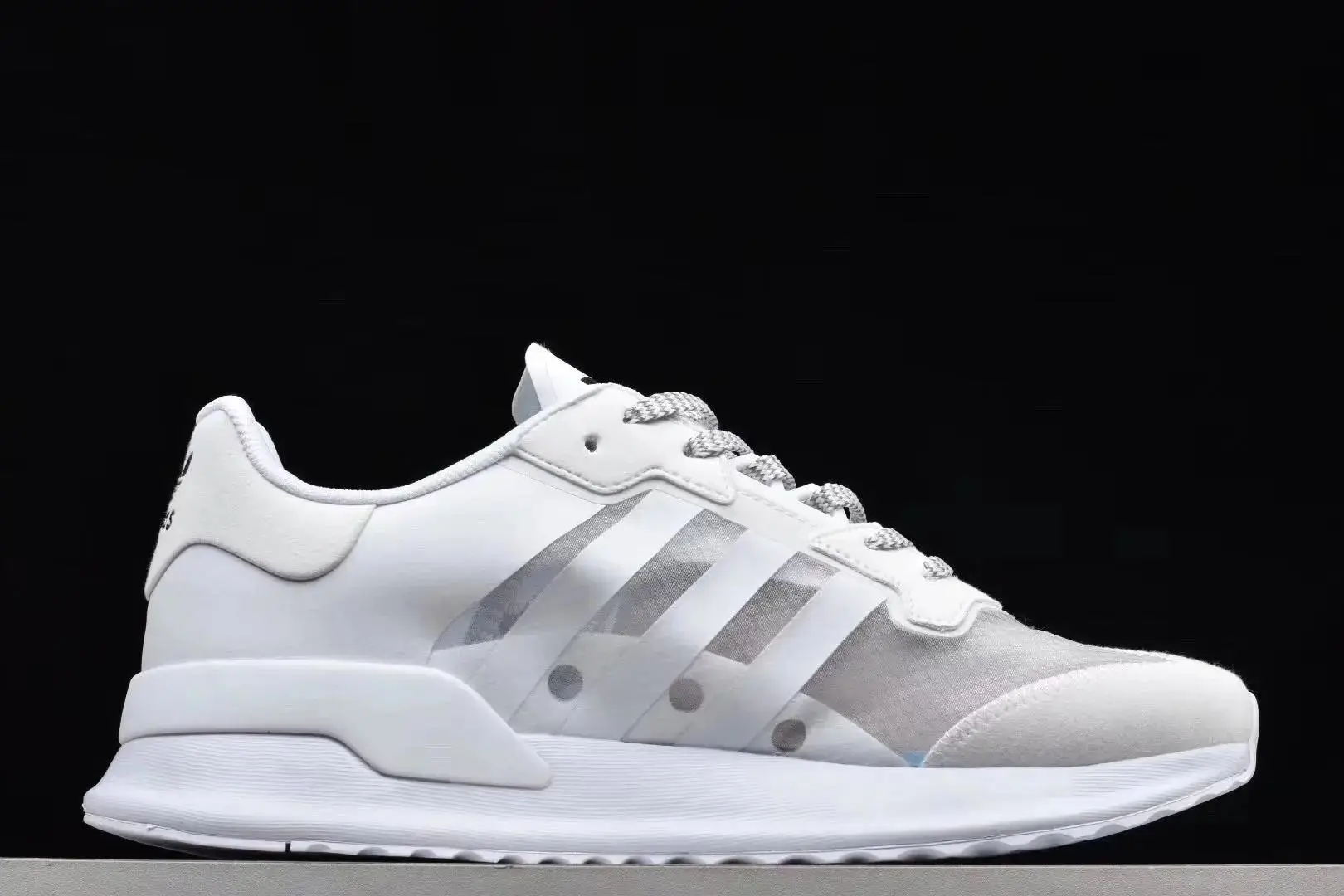 Adidas Running Shoes [40 styles] — foto 7 de 8