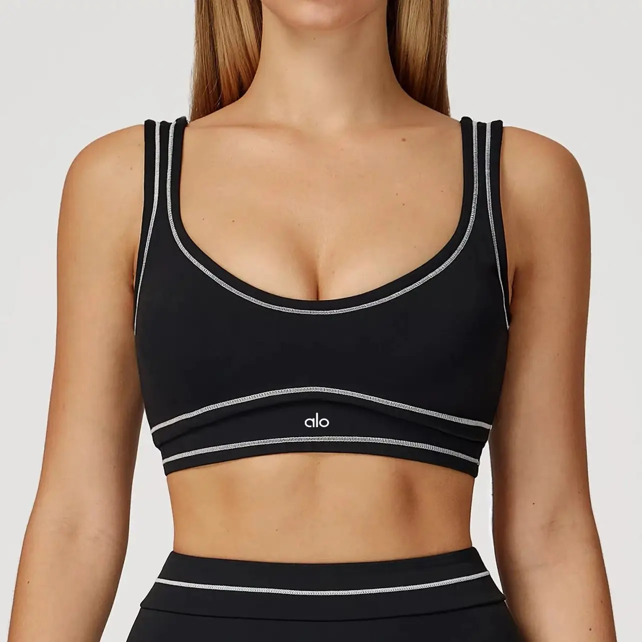 Alo Activewear [10 styles] — foto 6 de 8