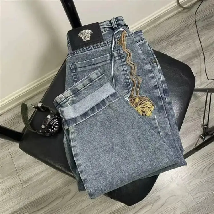 Versace Jeans — foto 4 de 6