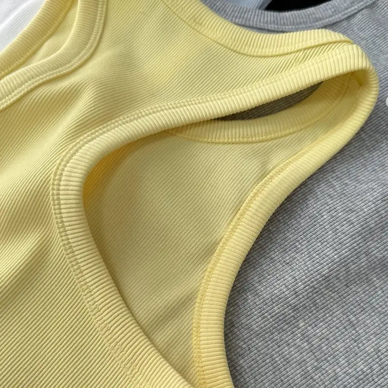 Alo Vest Top [6 styles] — foto 4 de 5