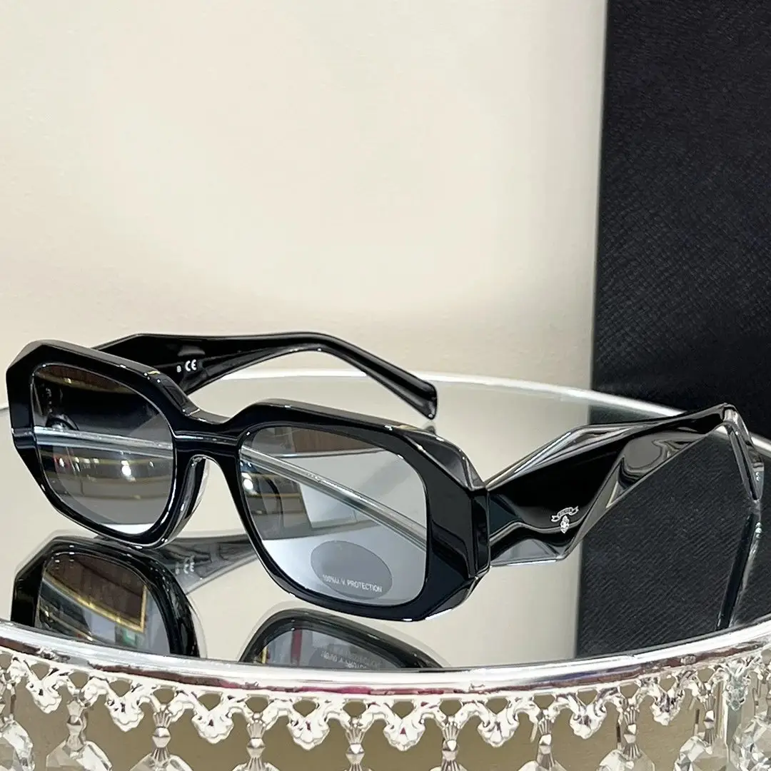 Prada Sunglasses [5 styles] — foto 2 de 5