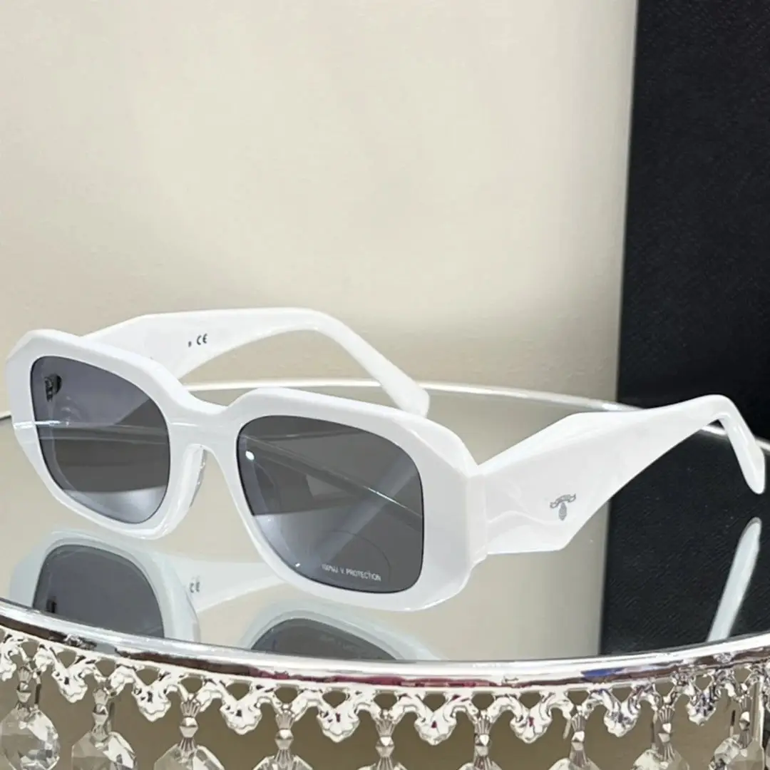 Prada Sunglasses [5 styles] — foto 4 de 5