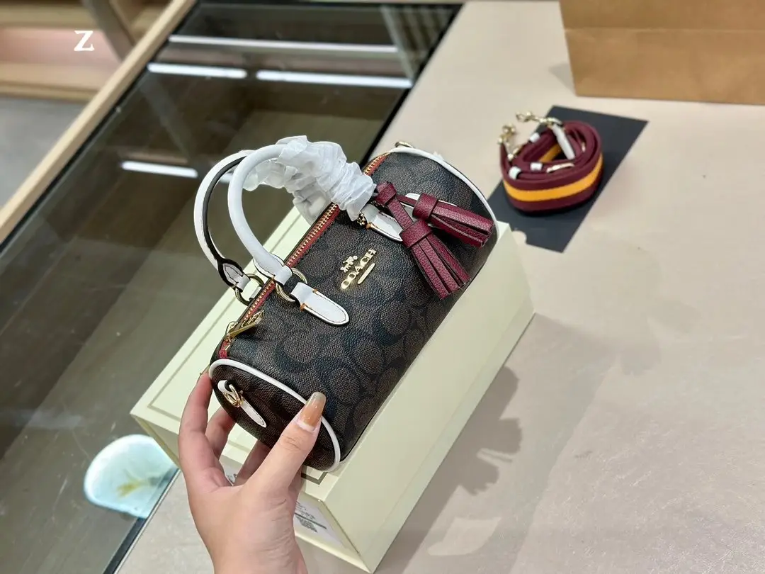 Coach Handbags [15 styles] — foto 7 de 8