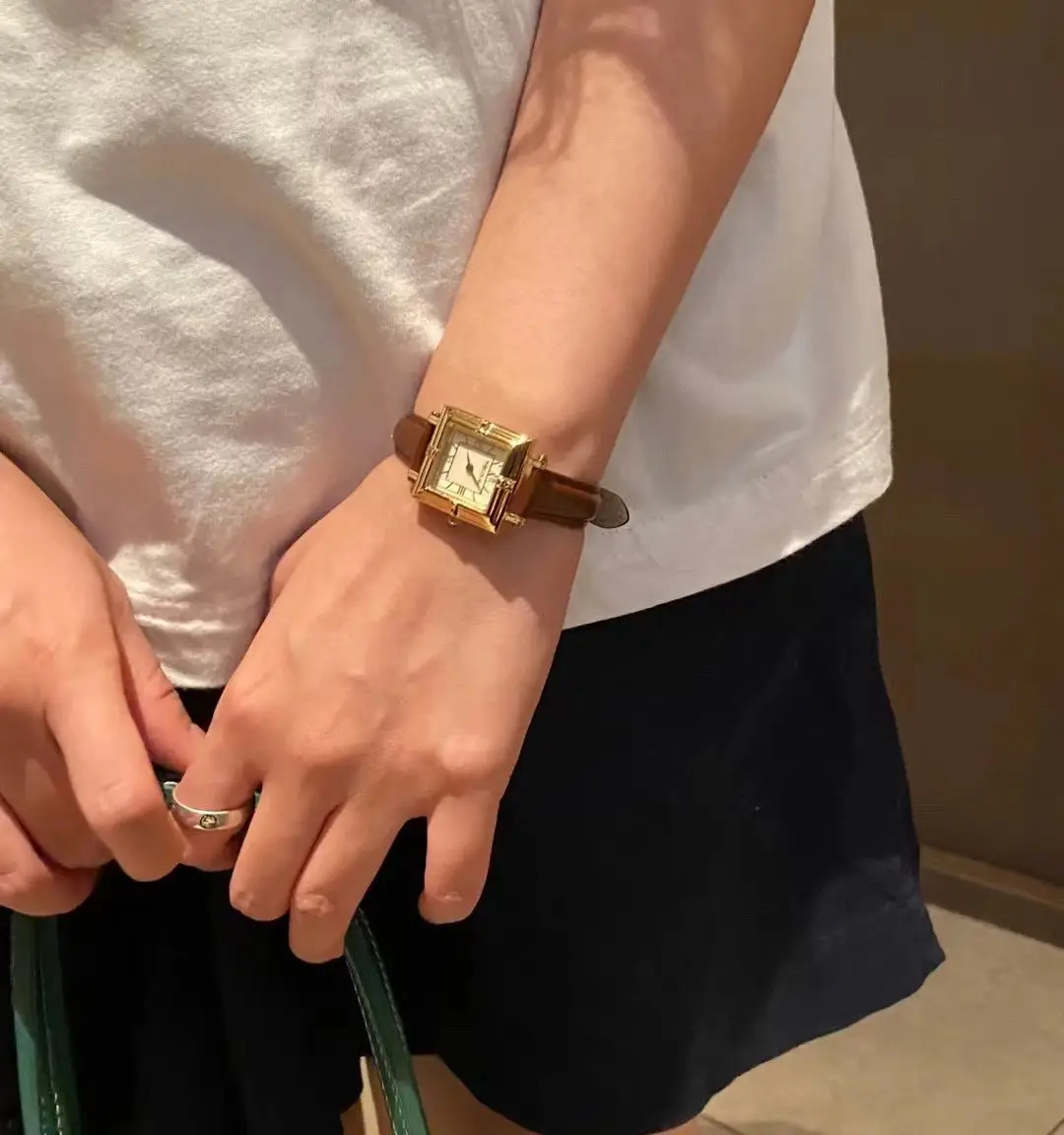 Chanel Watches [5 styles] — foto 2 de 6