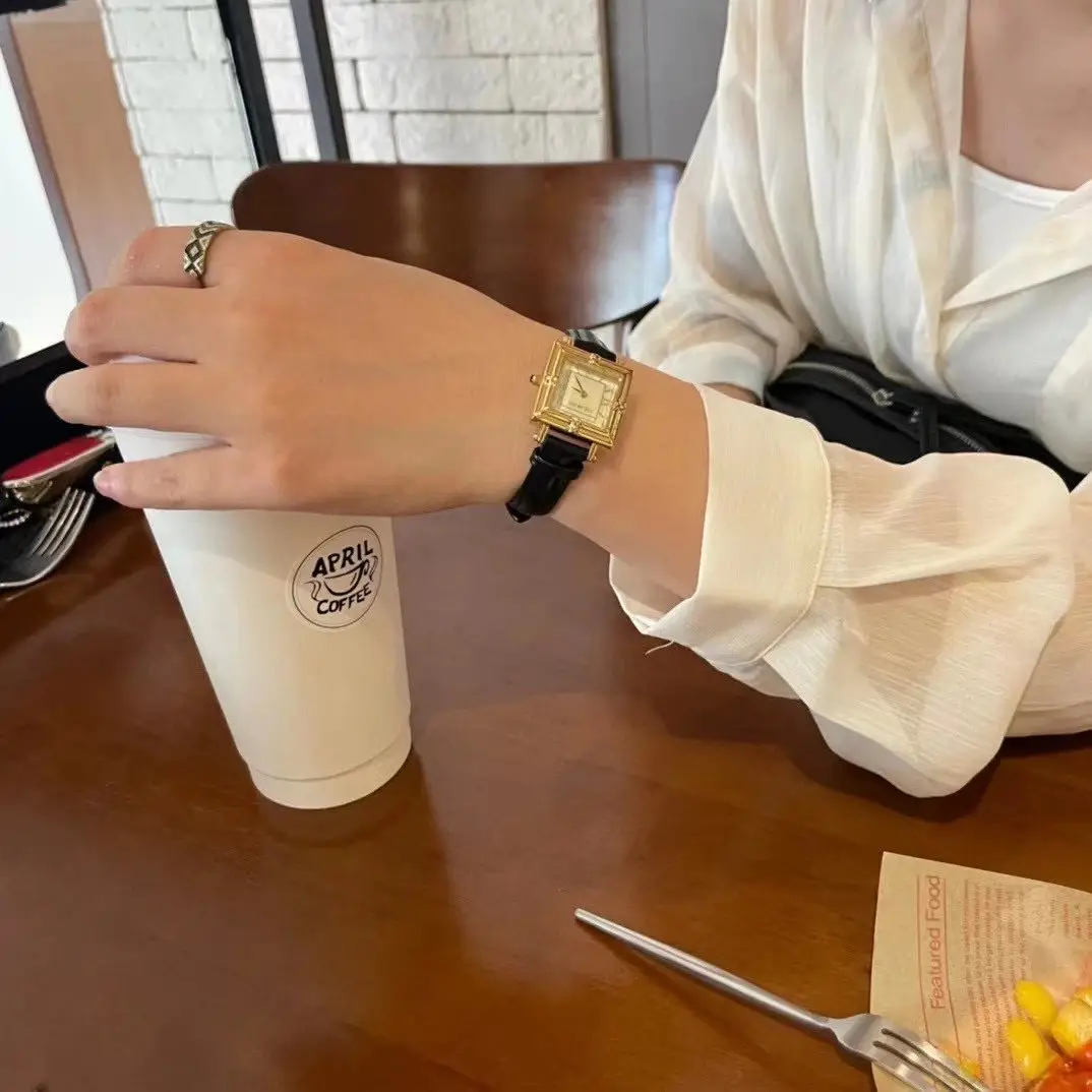 Chanel Watches [5 styles] — foto 3 de 6