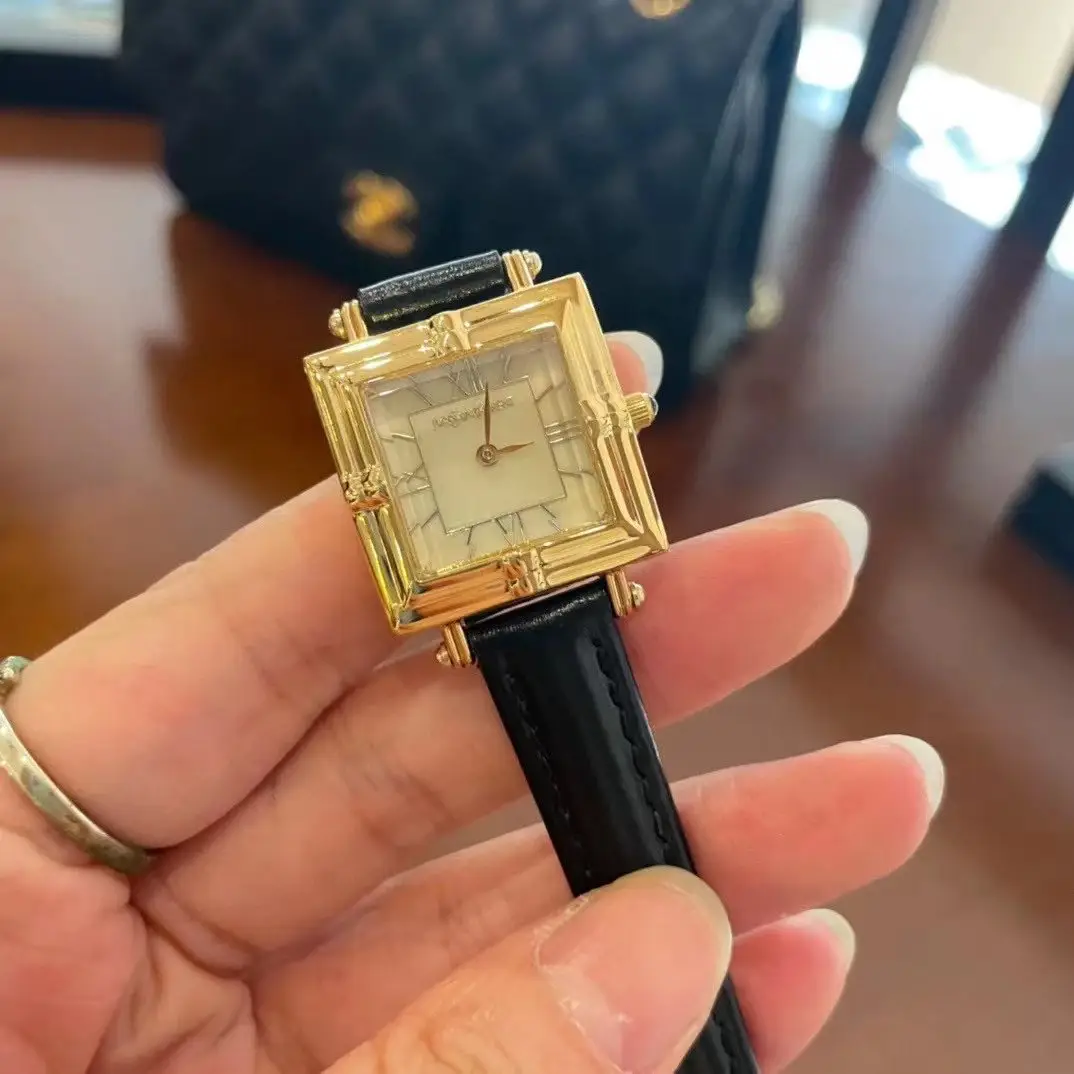 Chanel Watches [5 styles] — foto 4 de 6