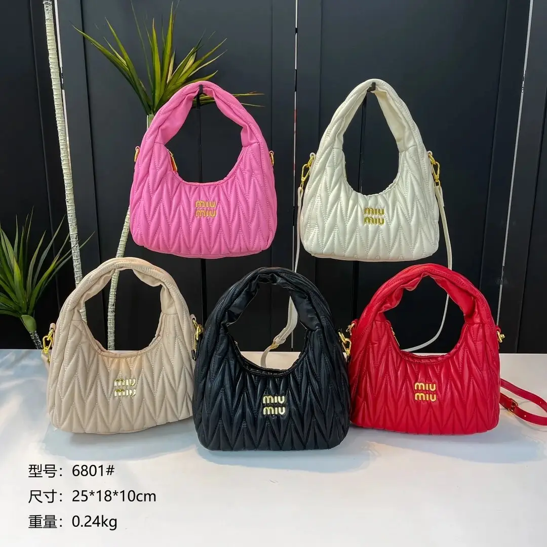 Louis Vuitton Underarm Bag [33 styles] — foto 3 de 8