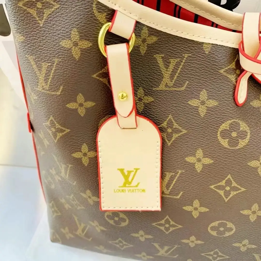 Louis Vuitton Underarm Bag [33 styles] — foto 6 de 8