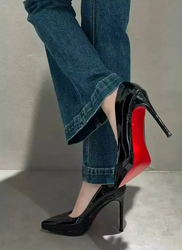 Christian Louboutin Stilettos [19 styles] — foto 2 de 8